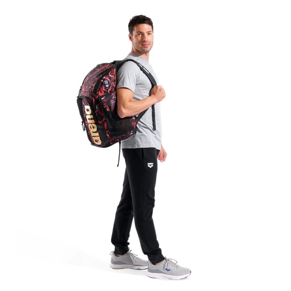 Рюкзак Arena Spiky 3 006272-550, 45 л, черный/красный