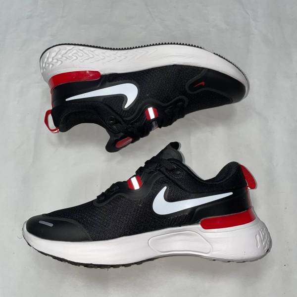 Кроссовки Nike 2030, черный/красный